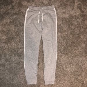 gray sweatpants